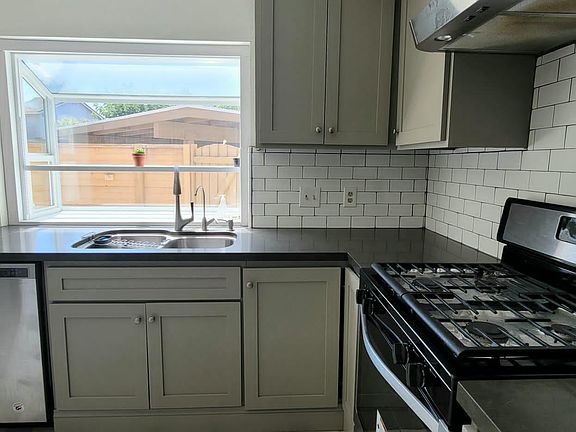 Newly Renovated Kitchen