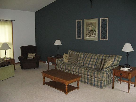 3rd image of 1139 E Lakeside Dr
