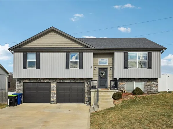 102 Division St, Knob Noster, MO 65336