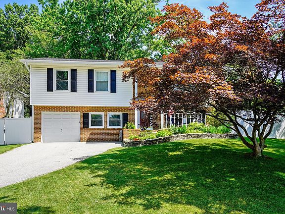 3rd image of 1088 Snow Hill Ln
