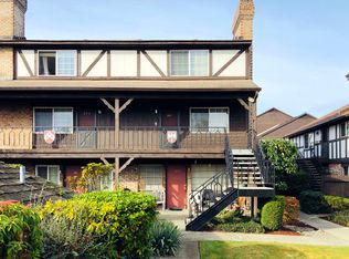 Cambridge Square South, Seattle, WA 98148
