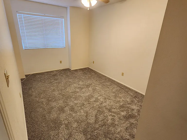 4118 E Woodland Dr — Photo 11