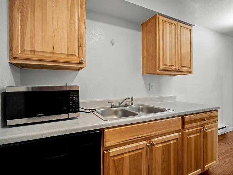 1535 Poplar Dr #10 — Photo 12