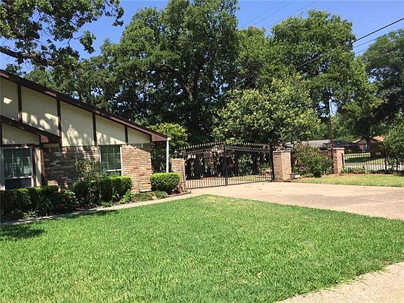 2nd image of 700 Casa Grande Ct