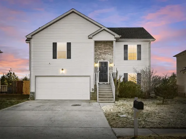 1304 Freedom Dr, Clarksville, TN 37042