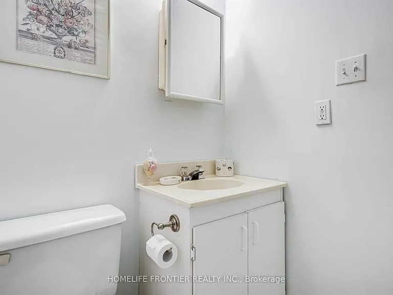 31 Madsen Cres #BASEMENT — Photo 9