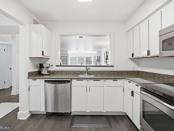 5th image of 3179 Summit Square Dr #2-A2