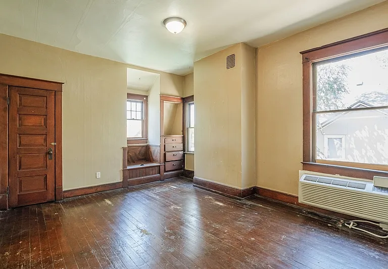 1060 Grand Ave #6 — Photo 12