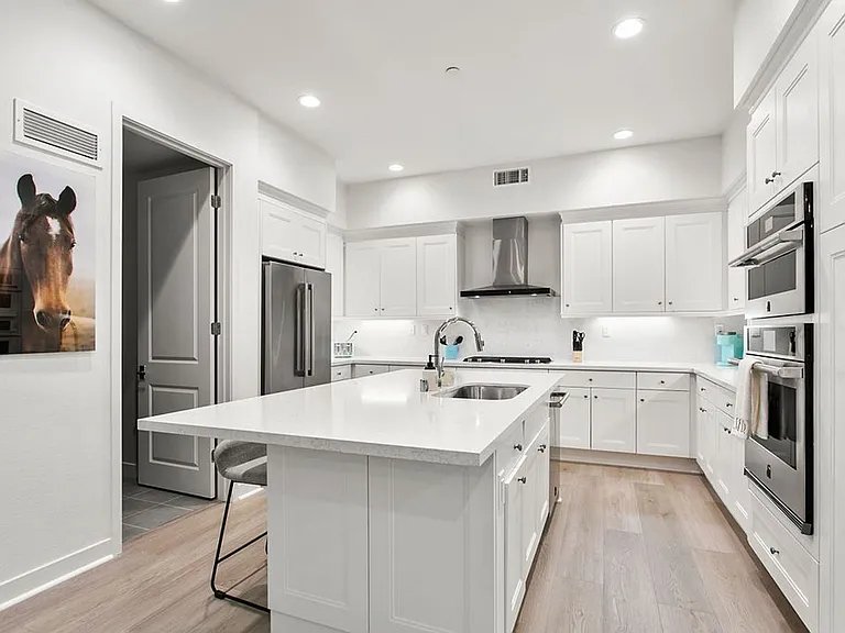3440 Doheny Way — Photo 2