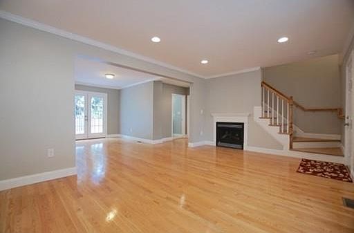 3rd image of 15 Rawson Ave