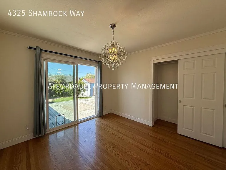 4325 Shamrock Way — Photo 17