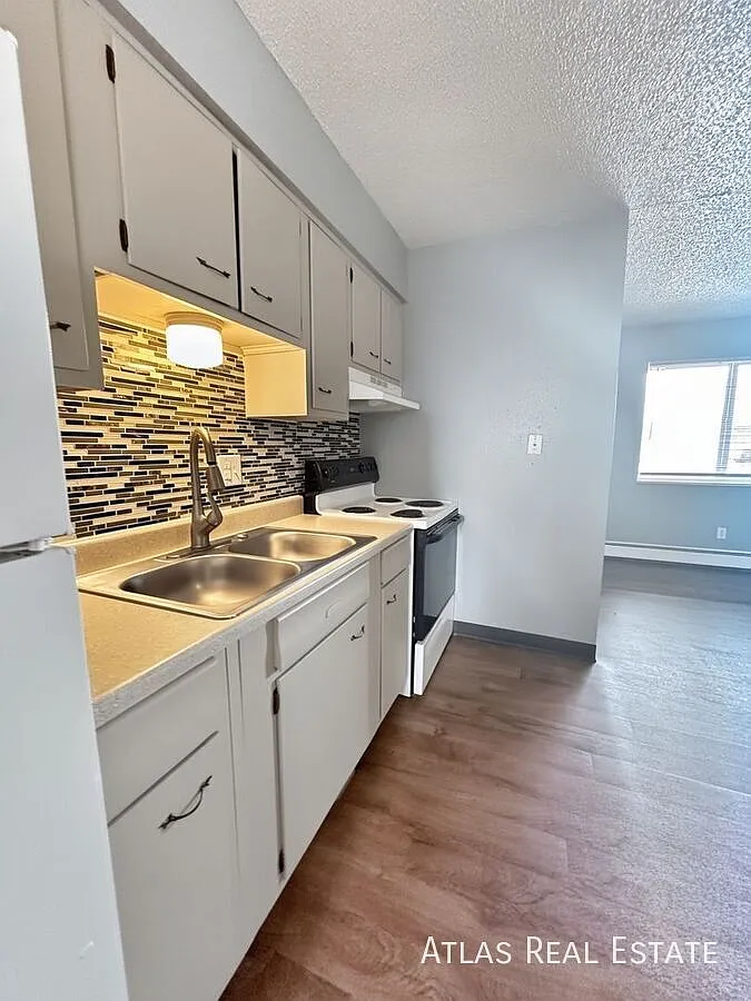 Colorado Springs West Side Apartment with Move in Special! — Photo 4