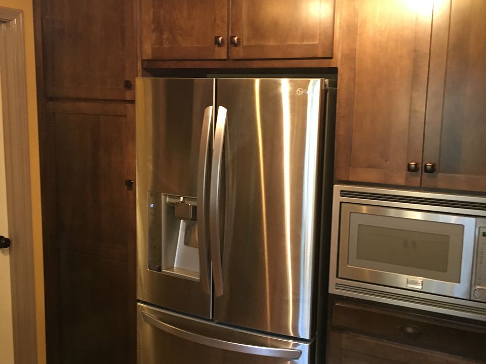 Custom cabinets & pantry