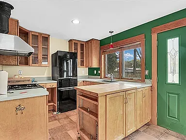 506 S Poplar St — Photo 10
