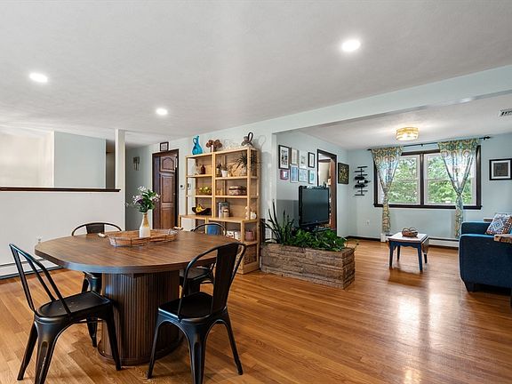 5th image of 8 Birchwood Rd