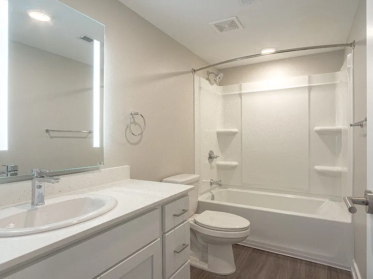 Upgraded Apartment (2022)