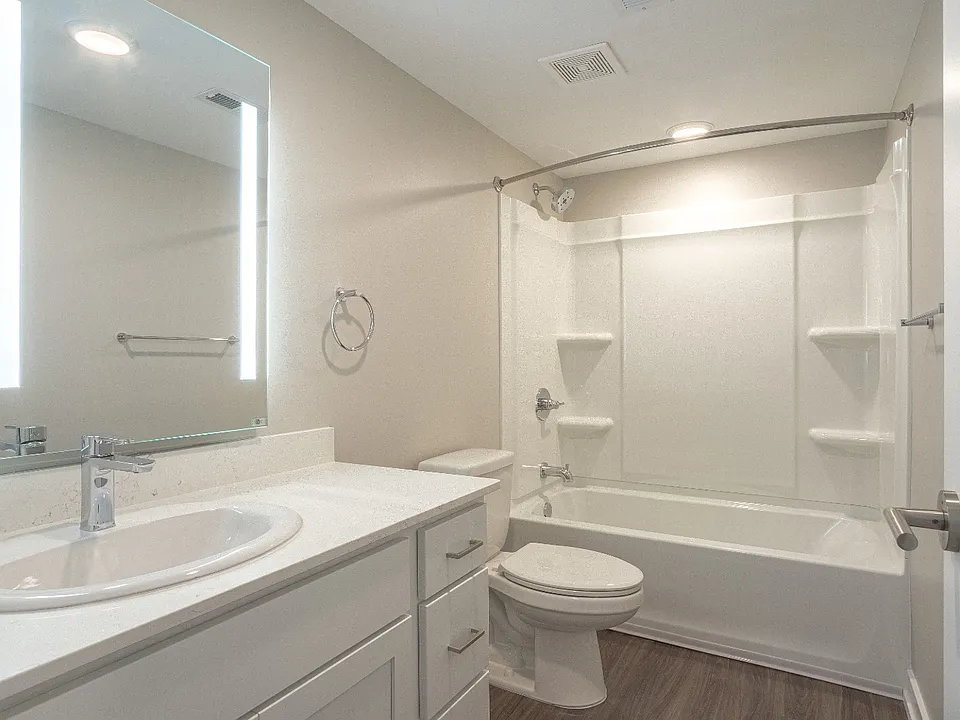 Upgraded Apartment (2022)