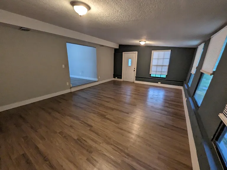 15780 NE 15th Ave — Photo 22