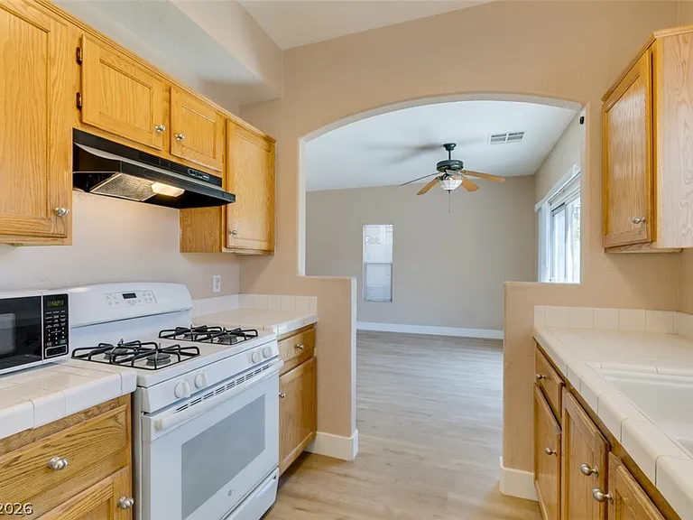1401 Sycamore Spring Ct — Photo 7