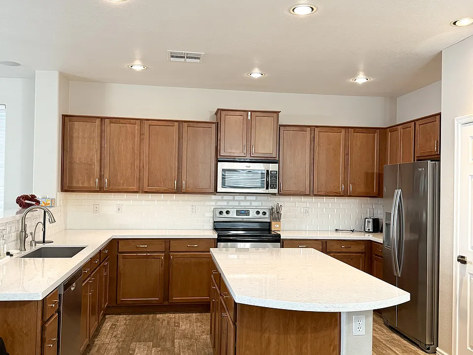 3916 E Kesler Ln