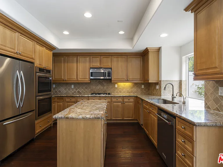 14321 Hortense St — Photo 12