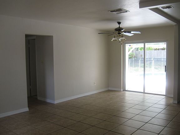 5th image of 707 Lancewood Dr