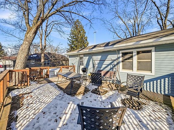 3rd image of 1607 Broadway Street