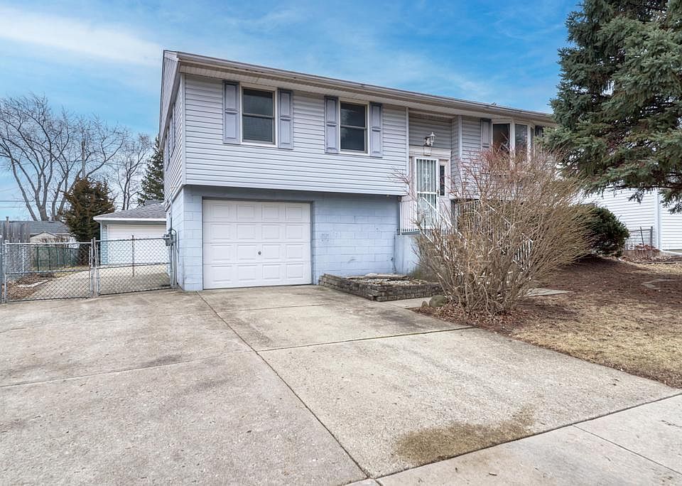 1st image of 325 Hale Ave