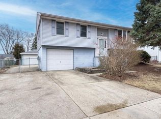 325 Hale Ave, Romeoville, IL 60446