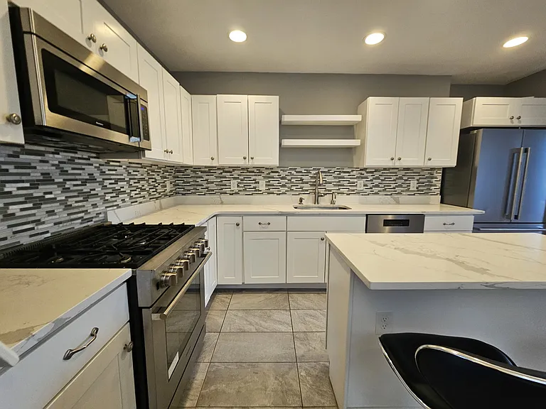 1714 Beacon St #11 — Photo 4