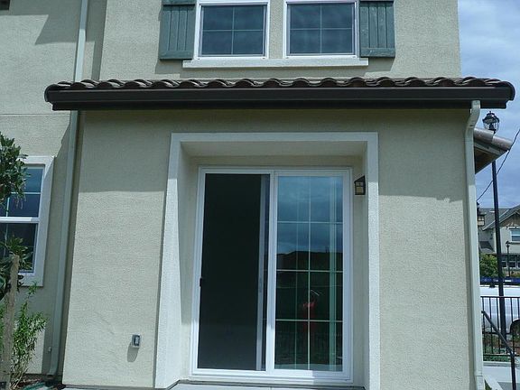 3rd image of 102 Soledad Ln
