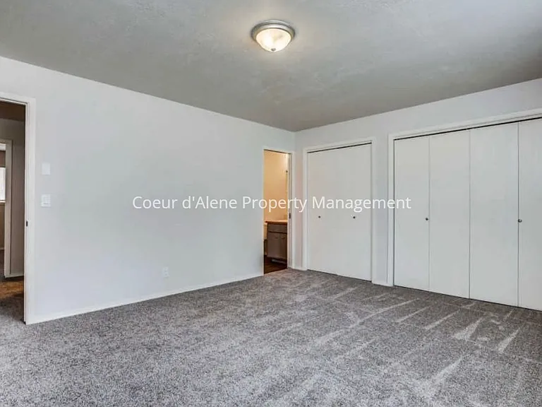 10230 N Hillview Dr — Photo 14