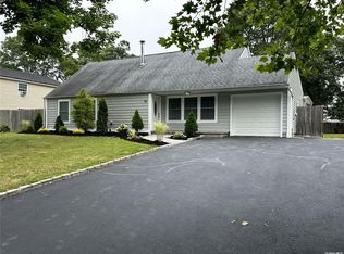 55 Matsunaye Dr, Medford, NY 11763