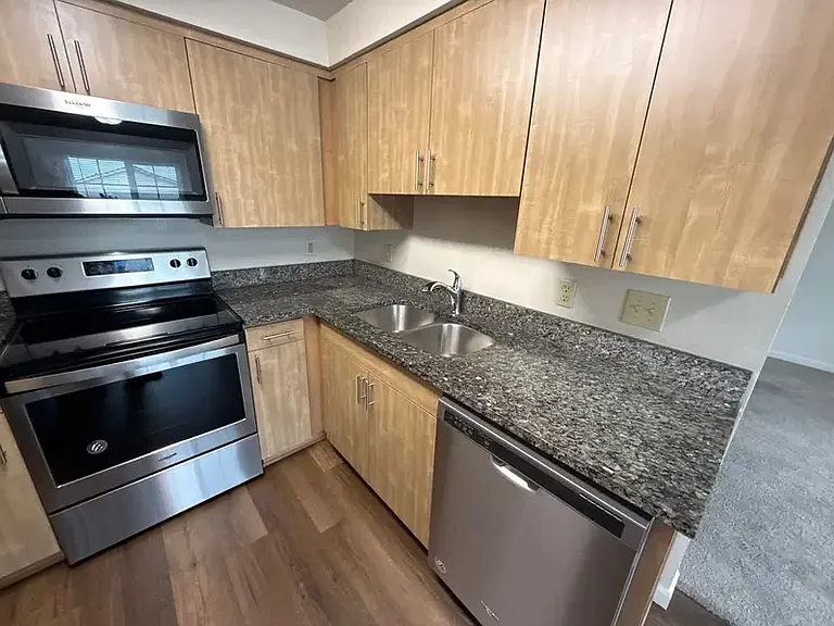 907 Bryan Ct #4 — Photo 8
