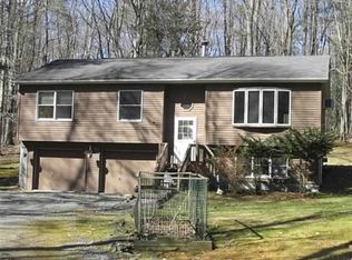 520 Tall Oaks Dr, Tillson, NY 12486