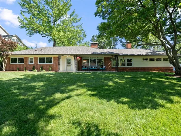 21 Beaver Dr, Saint Louis, MO 63141