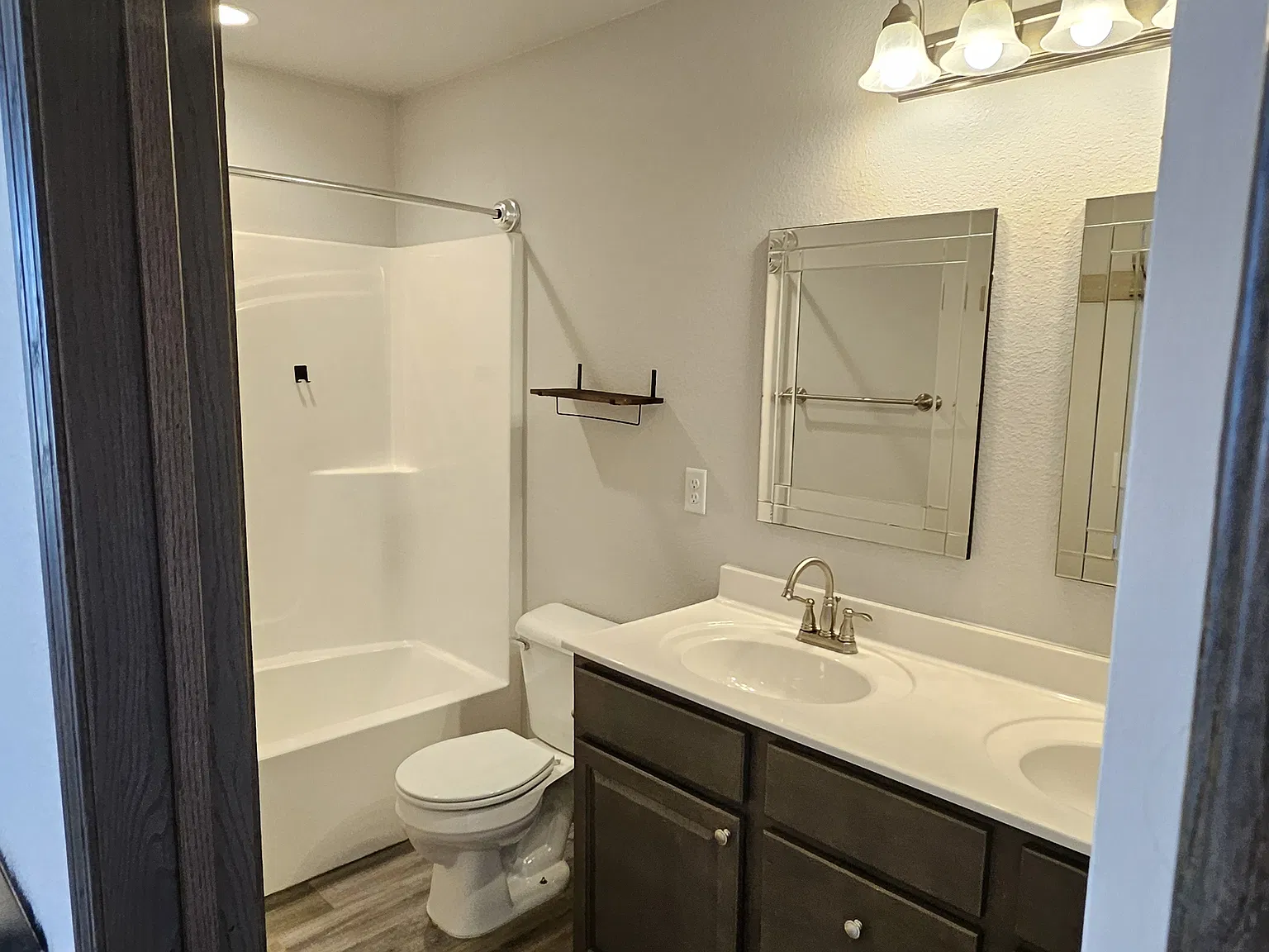 4 bed, 2358 sqft, $2,400 — Photo 4