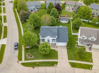 4630 91st St, Urbandale, IA 50322