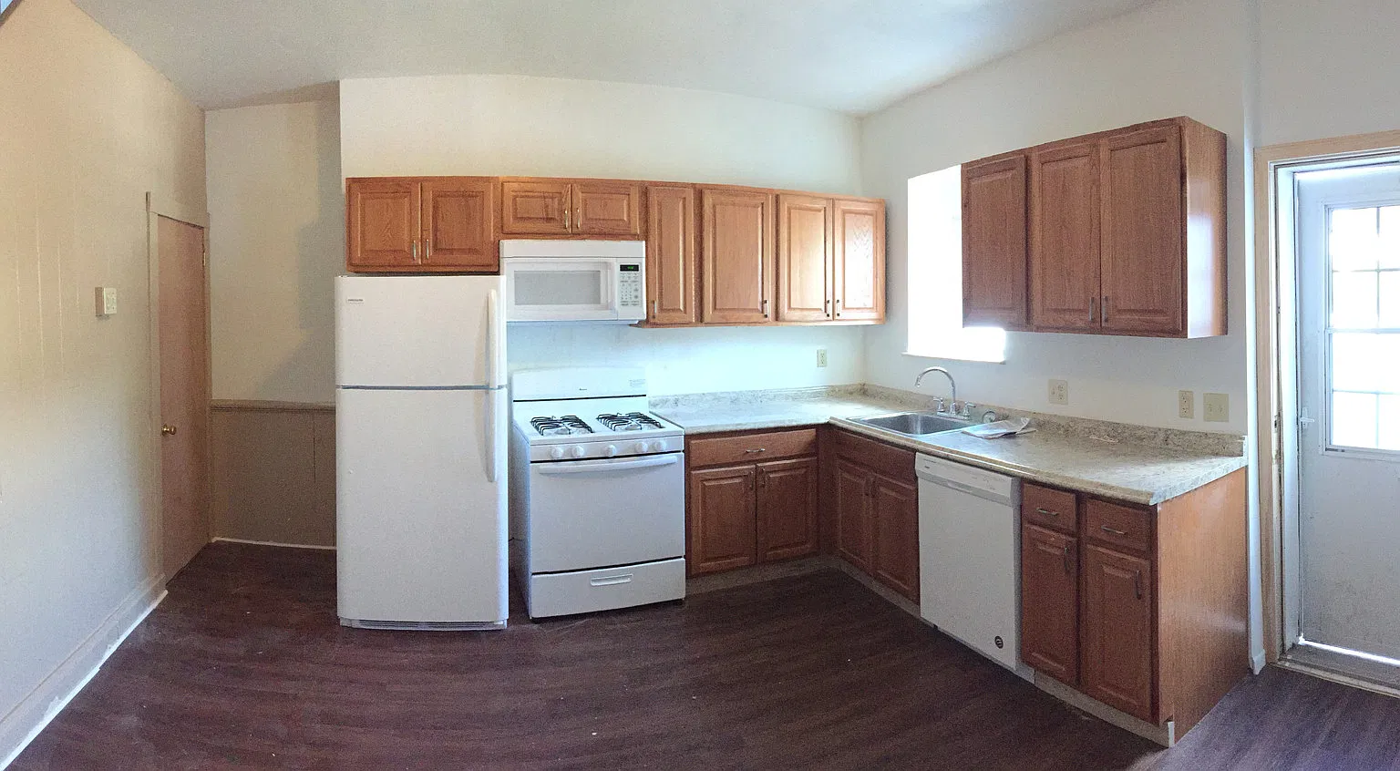 2 Bedroom Row House in Millvale — Photo 3