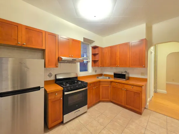 2154 60th St #2R, Brooklyn, NY 11204