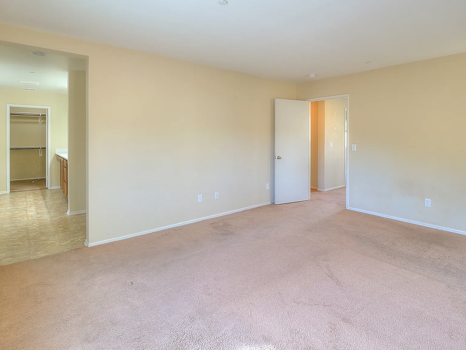 34212 Woodmont - 1 — Photo 4