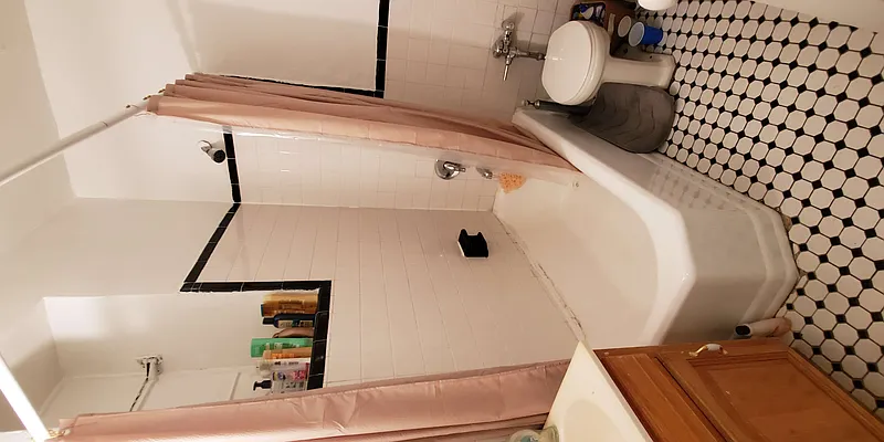 Rented by Avi Nash Associates | media 17