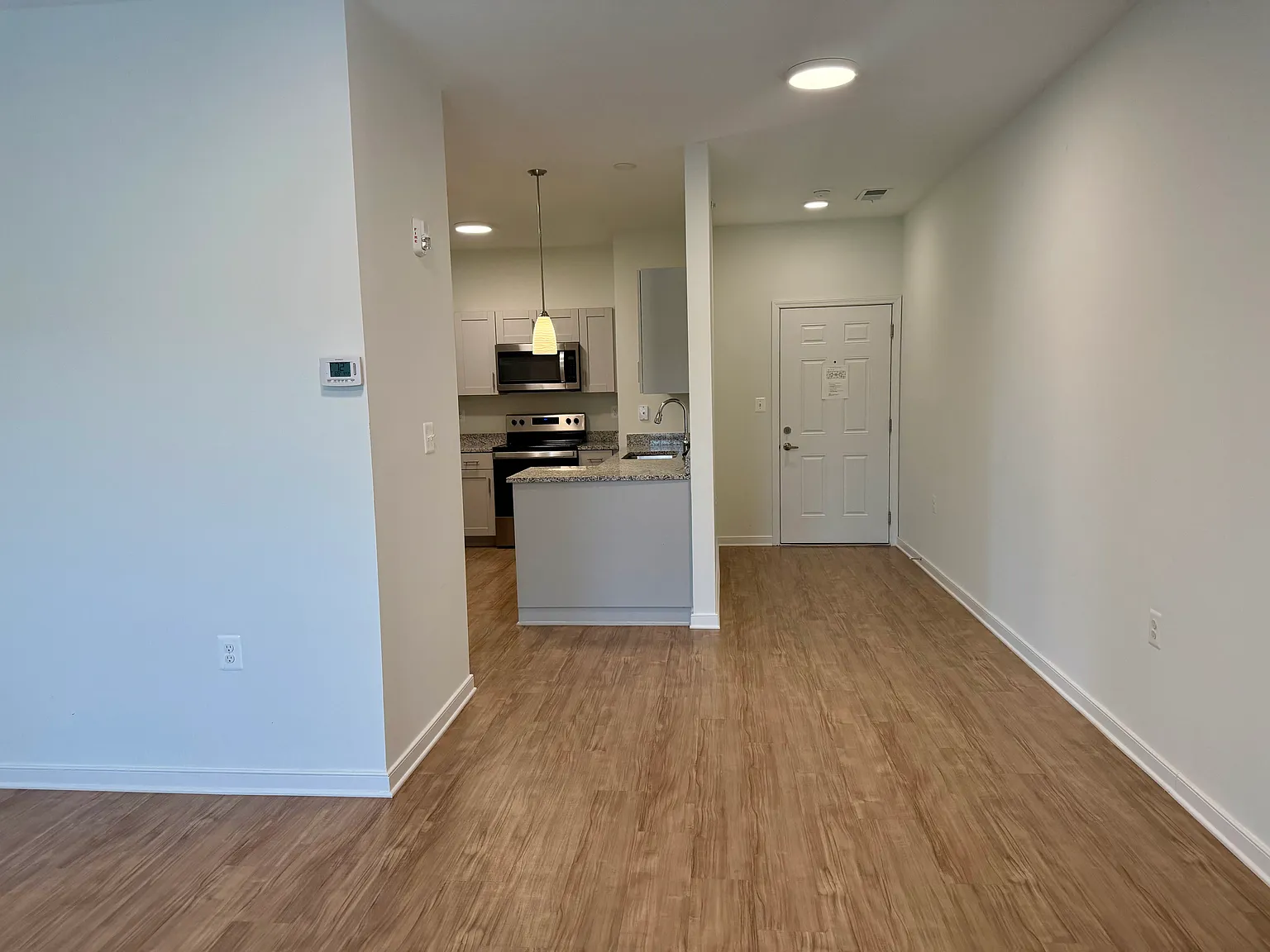 105 Charles St — Photo 2