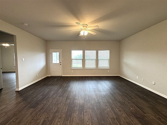 4th image of 7948 Oaktown Dr