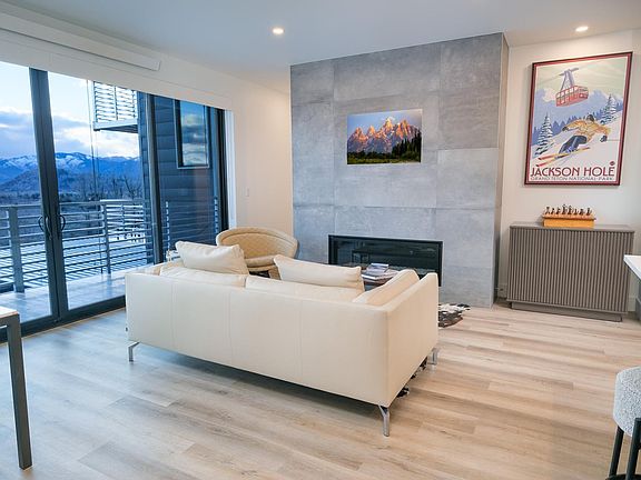 Living Room/Kitchen