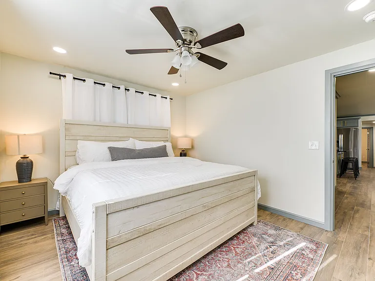 501 W Main St — Photo 10
