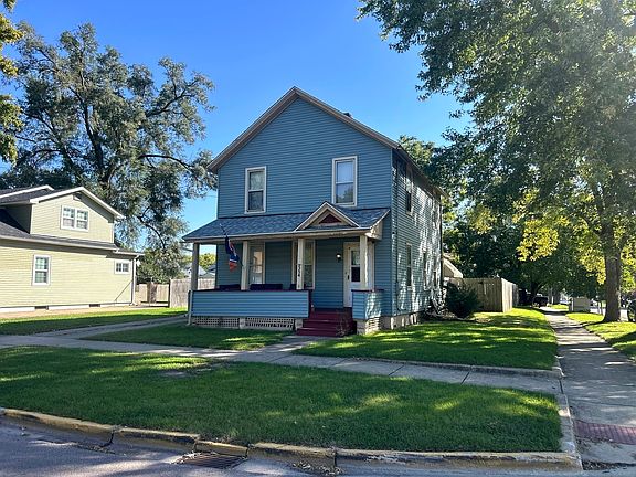 2nd image of 554 Bangs St