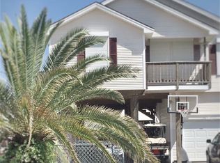 21827 Deaf P Smith Dr, Galveston, TX 77554