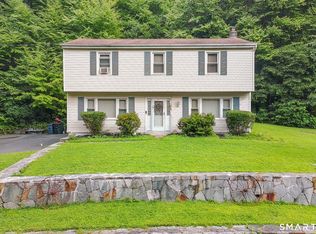 34 Pilgrim Trail, Woodbury, CT 06798