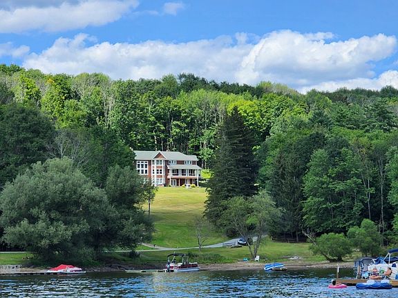 Large house with 1 bedroom, 1 bath apartment.